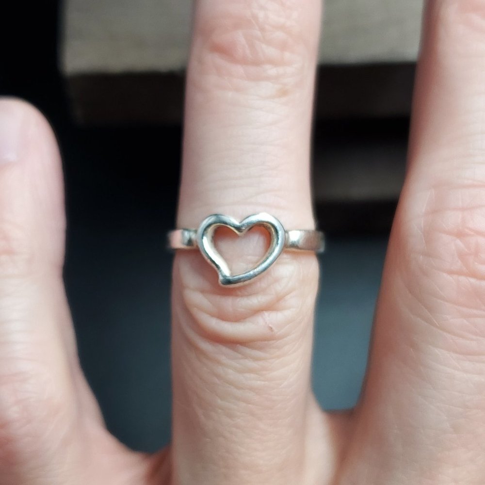 Size 5.5 Sterling Silver Love Heart Abstract Style Ring